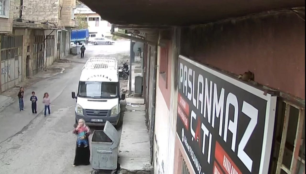 2'nci Kattan Çöp Konteynerine Düşen Bebek Güvenlik Kamerasına Yansıdı - Sayfa 4