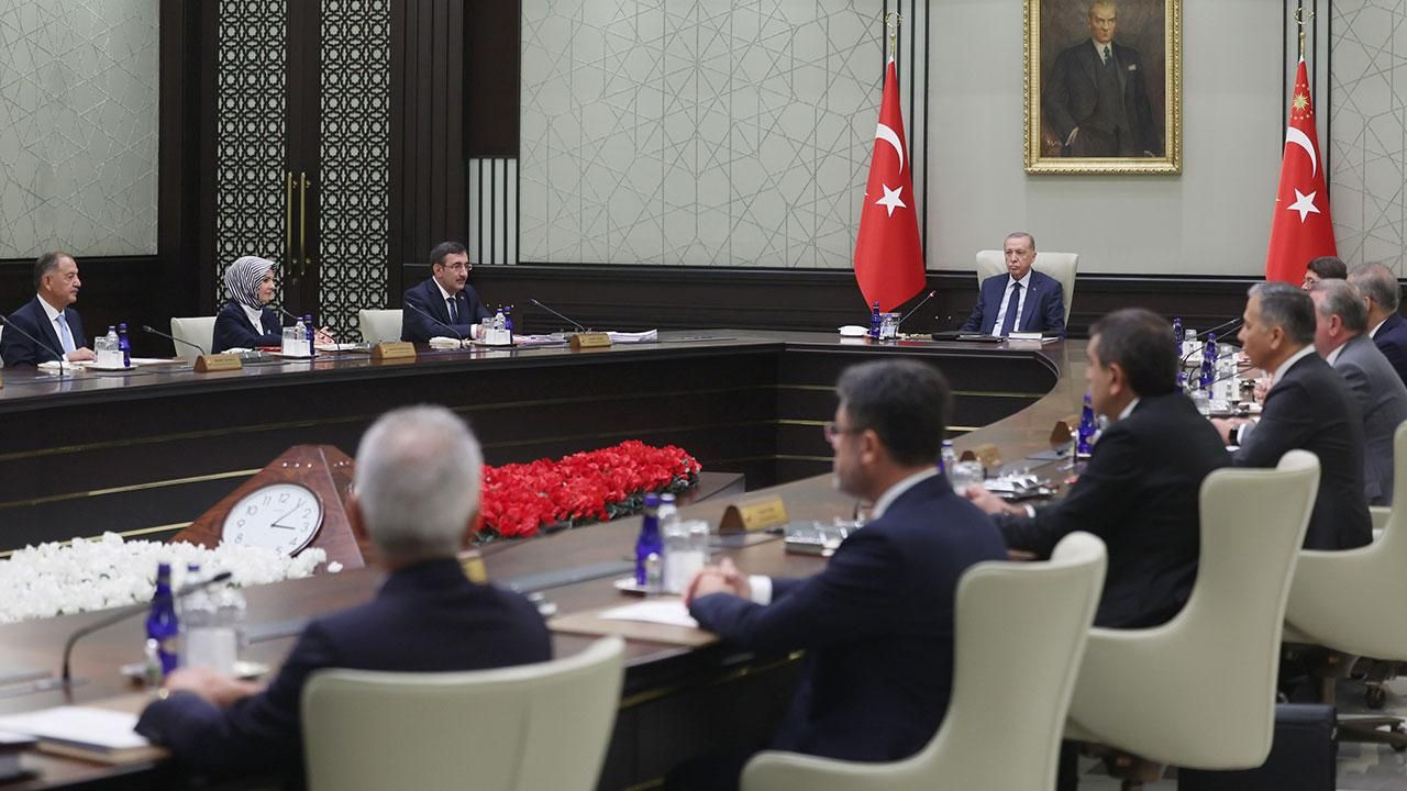 Kabine Toplanıyor: Gözler İstanbul Depreminde - Sayfa 4