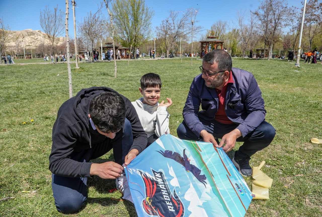 Van’da özel çocuklar için uçurtma şenliği düzenlendi - Sayfa 8
