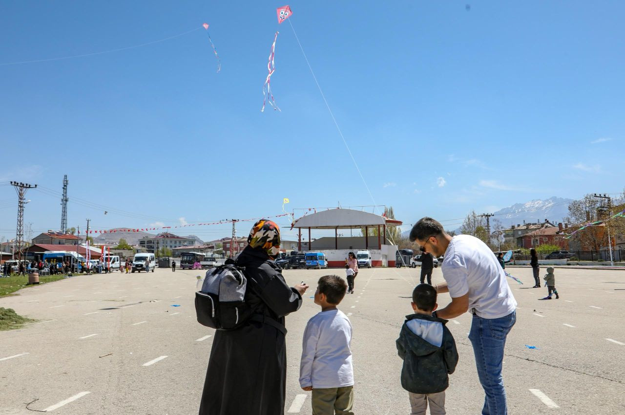 Van’da özel çocuklar için uçurtma şenliği düzenlendi - Sayfa 4