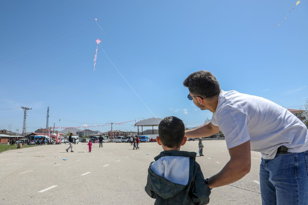 Van’da özel çocuklar için uçurtma şenliği düzenlendi - Sayfa 1