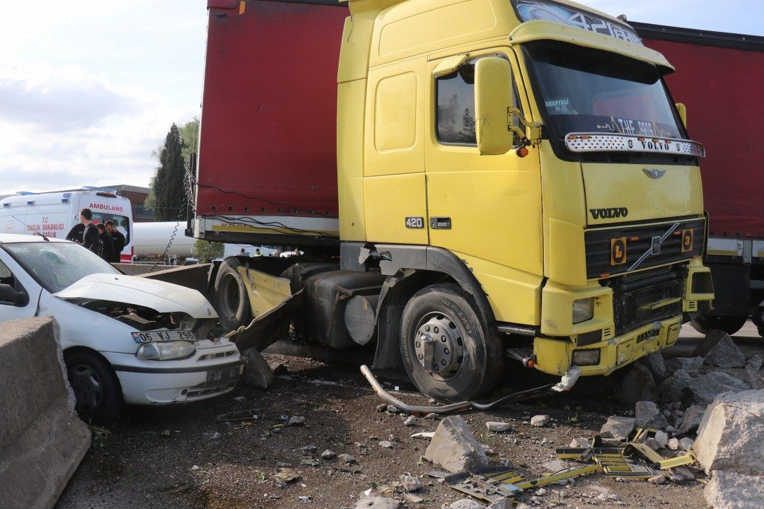 D-100’de TIR Dehşeti: Karşı Şeride Geçti, Zincirleme Kaza Kaçınılmaz Oldu! - Sayfa 5