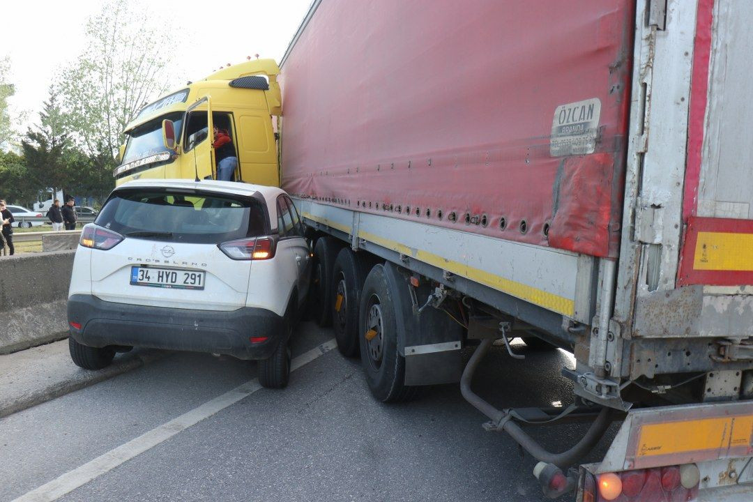 D-100’de TIR Dehşeti: Karşı Şeride Geçti, Zincirleme Kaza Kaçınılmaz Oldu! - Sayfa 8
