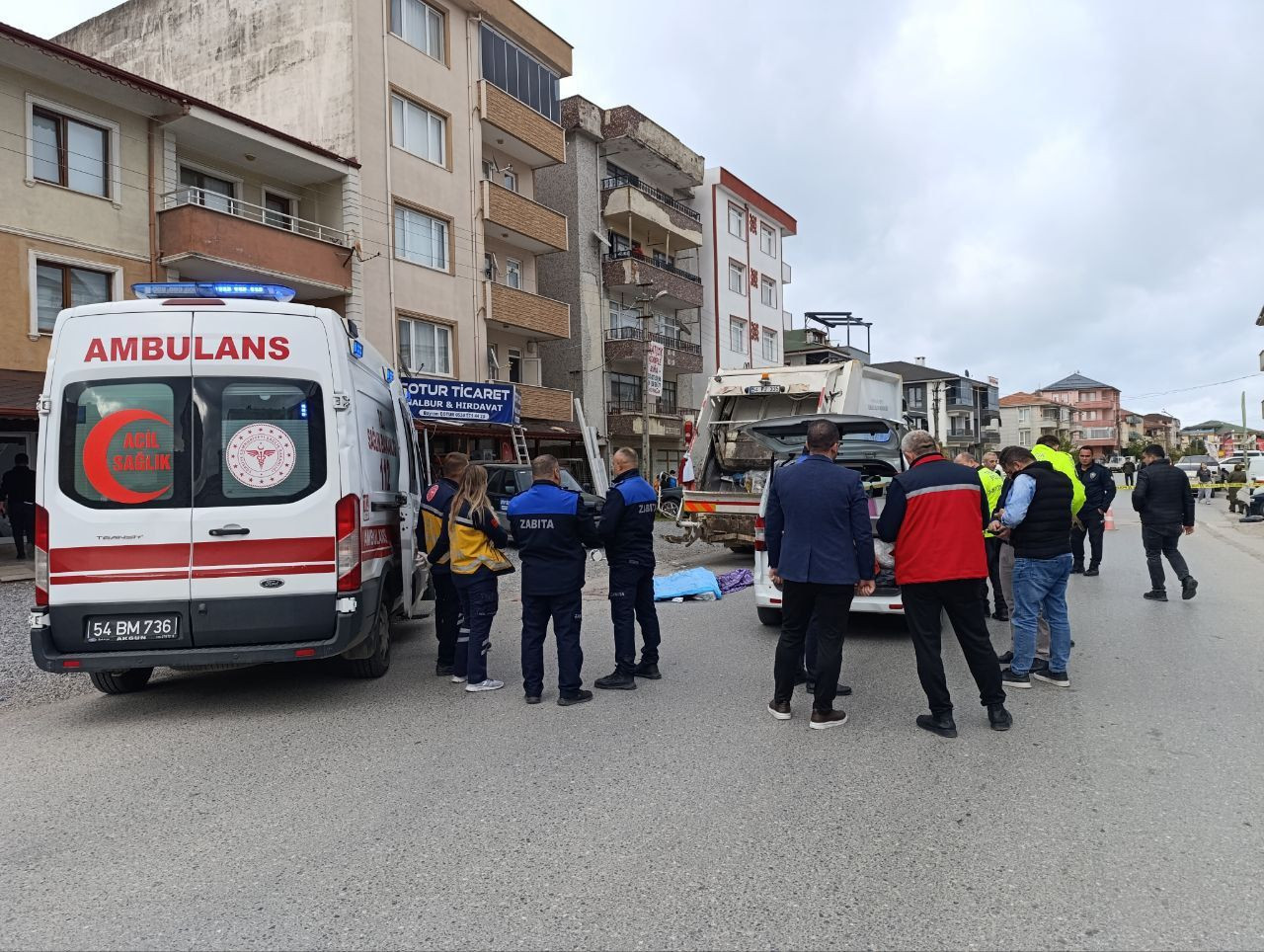 Karasu’da Feci Son: Çöp Kamyonu 70 Yaşındaki Adamı Ezdi - Sayfa 1