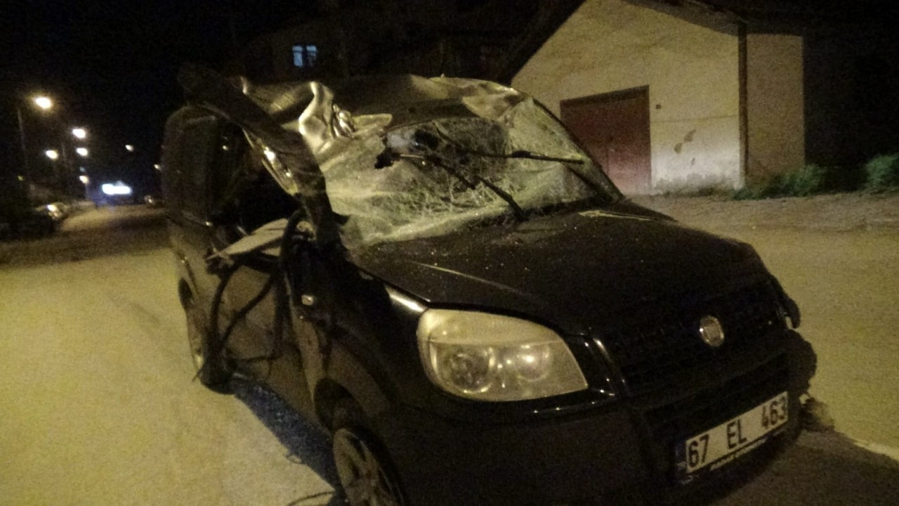 Bolu'da Arkadaşının Aracını İzinsiz Alıp Kaza Yaptı: 2 Yaralı