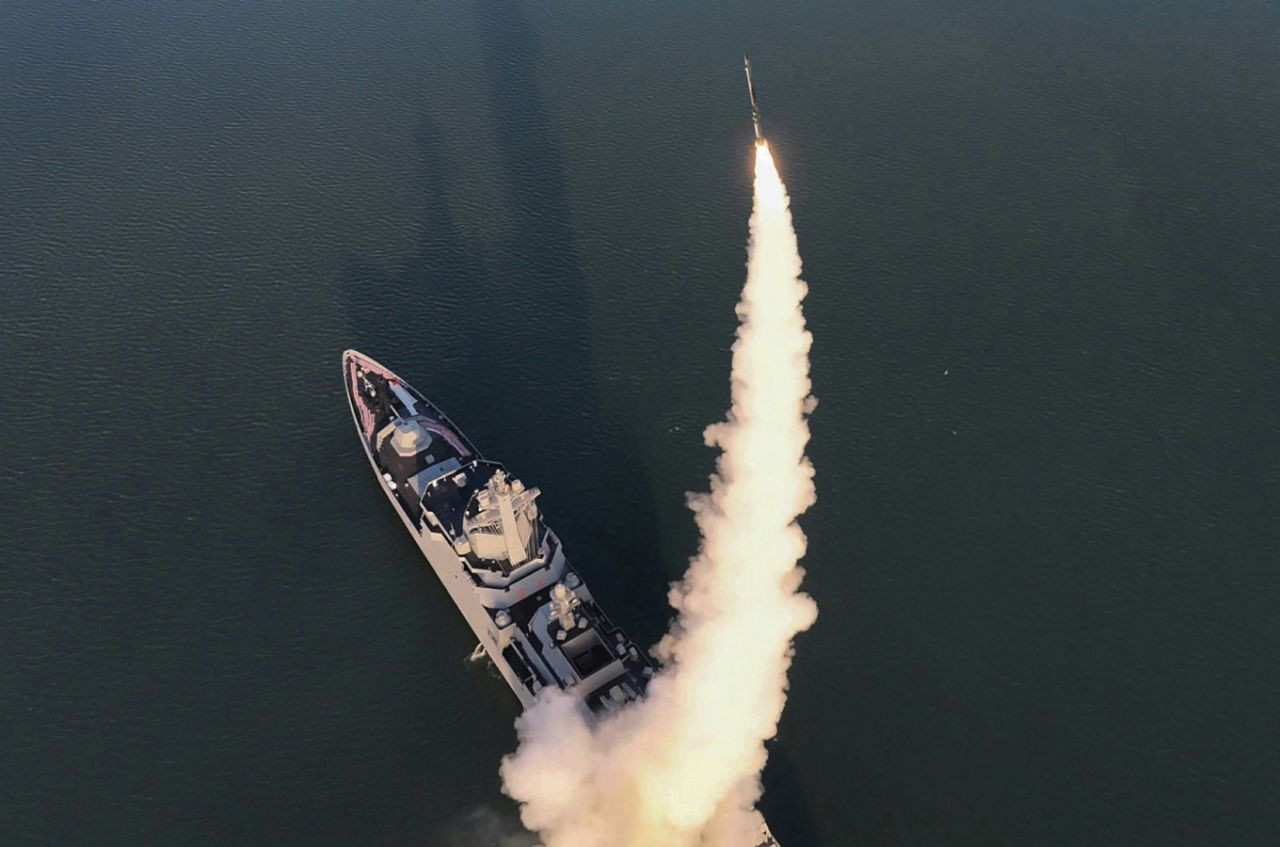 Kuzey Kore Yeni Savaş Gemisindeki Füze Ve Top Sistemlerinin İlk Test Atışını Gerçekleştirdi - Sayfa 3