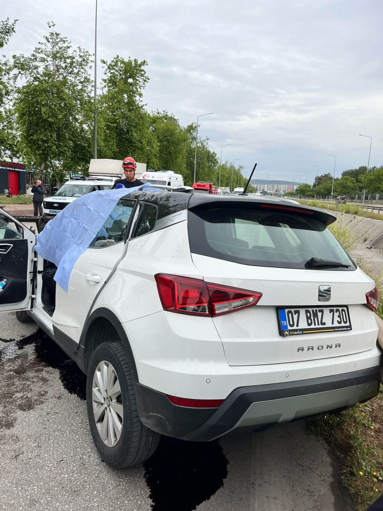 Park Halindeki Kamyonete Çarpan Otomobil Hurdaya Döndü, Genç Sürücüsü Hayatını Kaybetti! - Sayfa 5