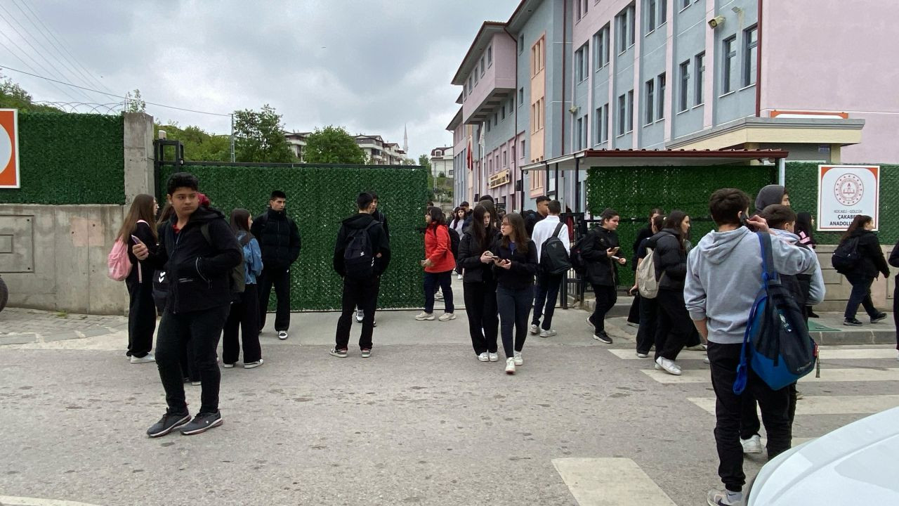 Kocaeli'de Okulun 4'üncü Katından Düşen Liseli Ağır Yaralandı - Sayfa 3