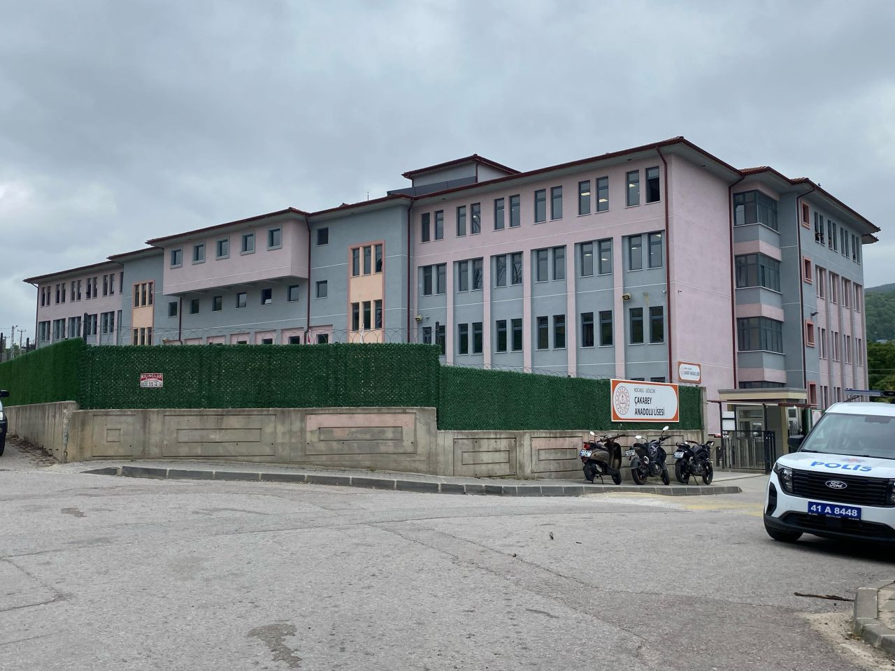 Kocaeli'de Okulun 4'üncü Katından Düşen Liseli Ağır Yaralandı - Sayfa 4