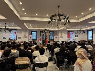 Japonya'da 350 Lise Öğrencisi İslam'ı Öğrenmek İçin Tokyo Camii'ni Ziyaret Etti - Sayfa 7