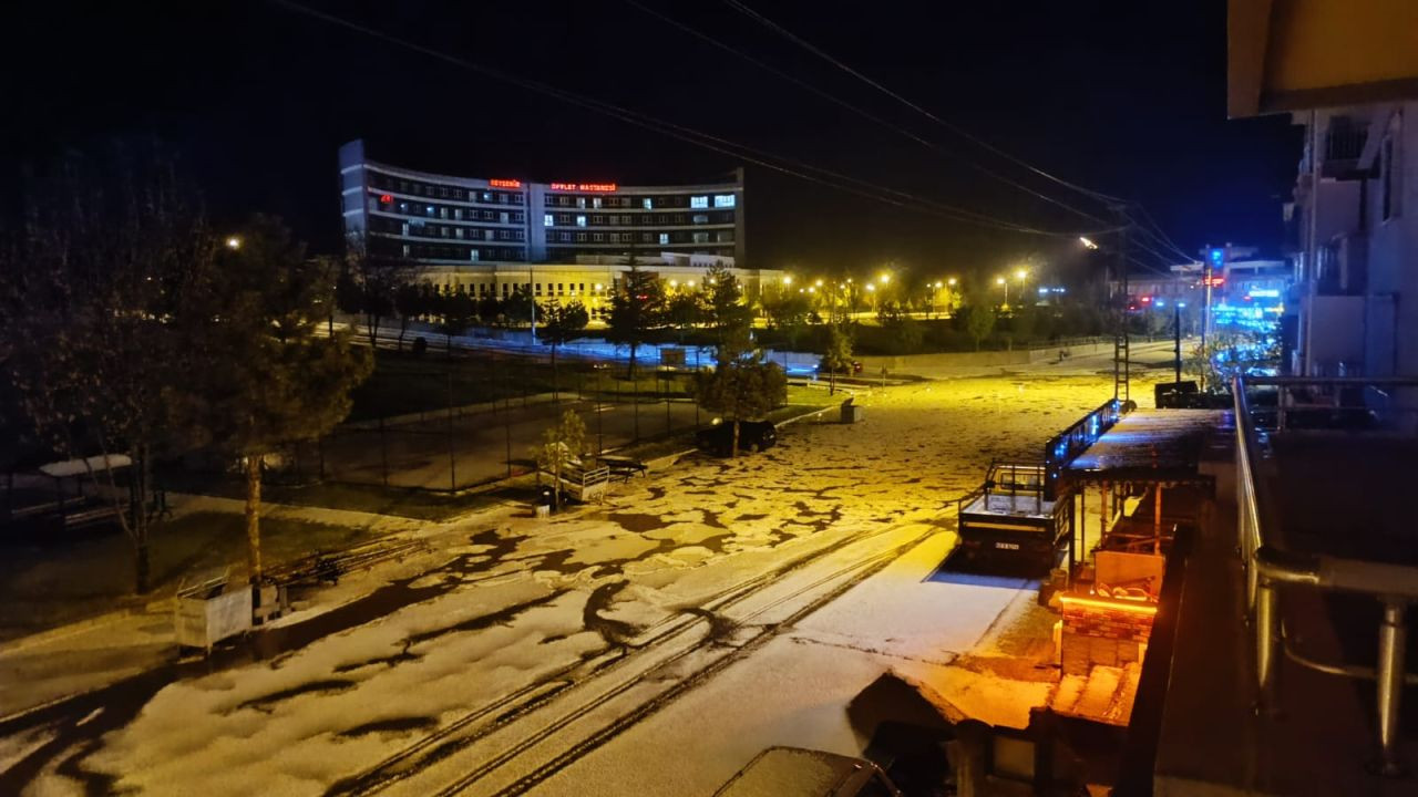 Konya'da dolu yağışı, yol ve açık alanlar beyaza büründü - Sayfa 3