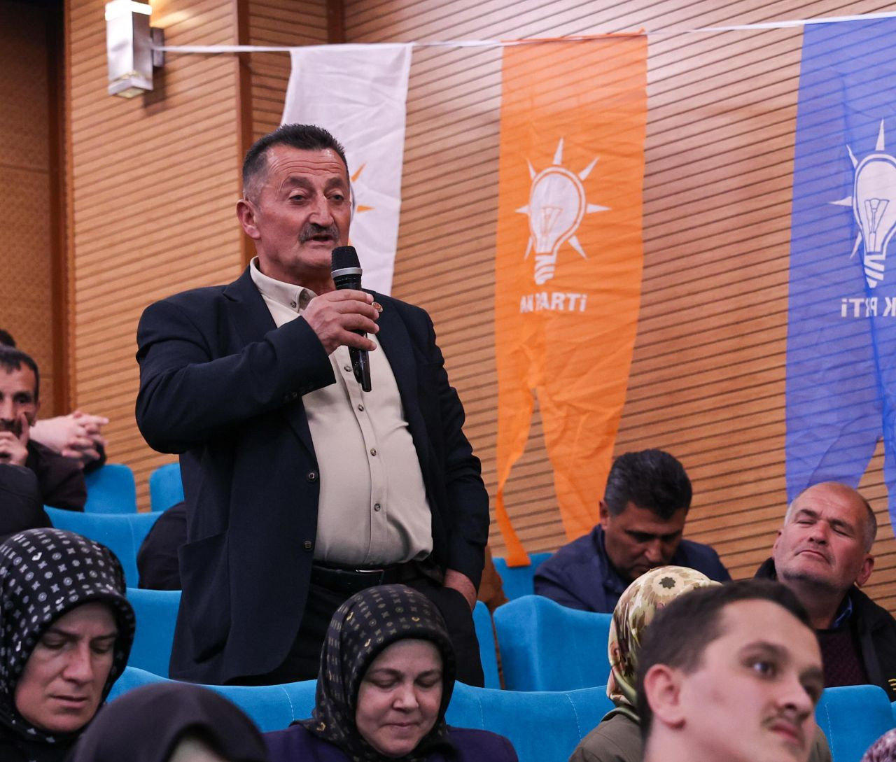 Başkan Alemdar’dan Geyve’ye Asfalt Müjdesi: Çalışmalar Yaz Boyu Sürecek! - Sayfa 11