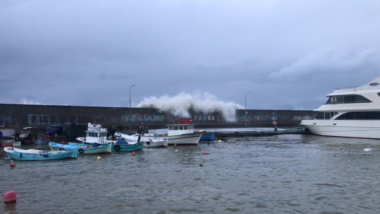 Faroz Limanı'nı Dev Dalgalardan Korumak İçin 21 Tonluk Koruma - Sayfa 1