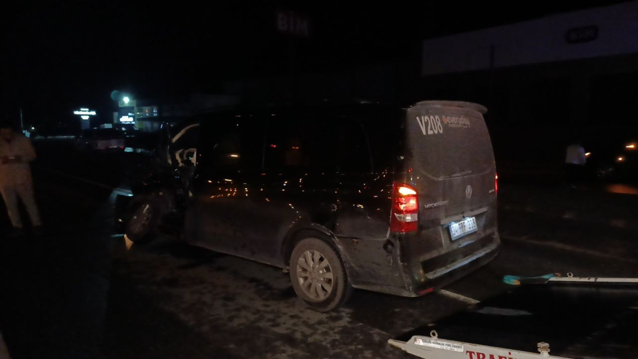 Antalya'da Aynı Firmaya Ait 2 Tur Aracı Çarpıştı, 4’ü Turist 6 Kişi Yaralandı - Sayfa 5