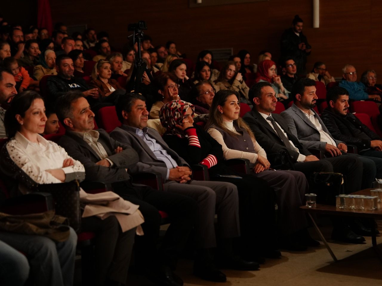 Düzce'de ‘Haydi Koş Karına' Tiyatroseverlerle Buluştu - Sayfa 6