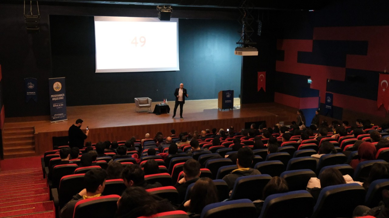 Sapanca Belediyesi’nden Gençlere Yapay Zekâ Eğitimi!