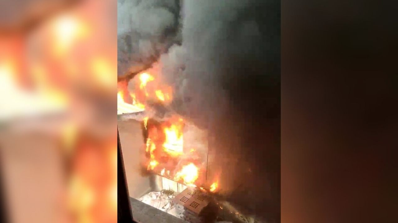 Bursa’da İki Fabrikayı Etkileyen Yangın Tamamen Söndürüldü