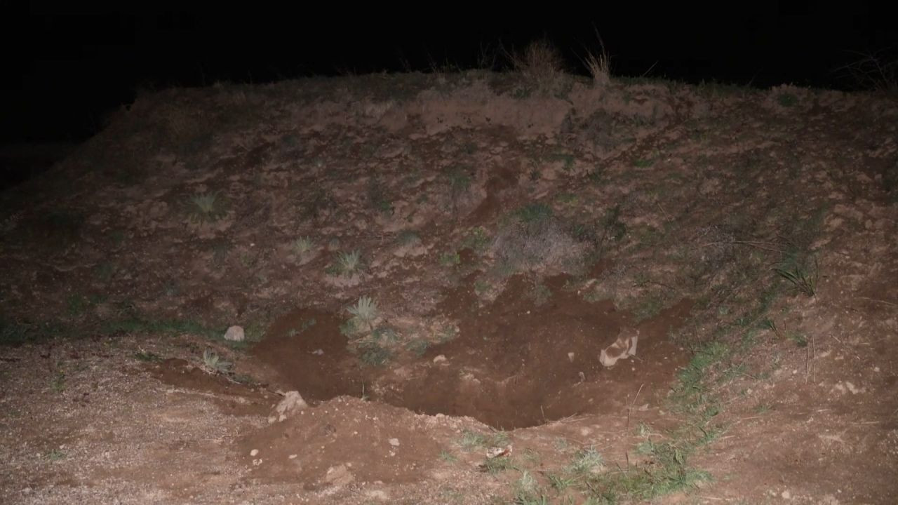 Çoban, Boş Arazide Battaniyeye Sarılarak Gömülmüş Erkek Cesedi Buldu - Sayfa 3