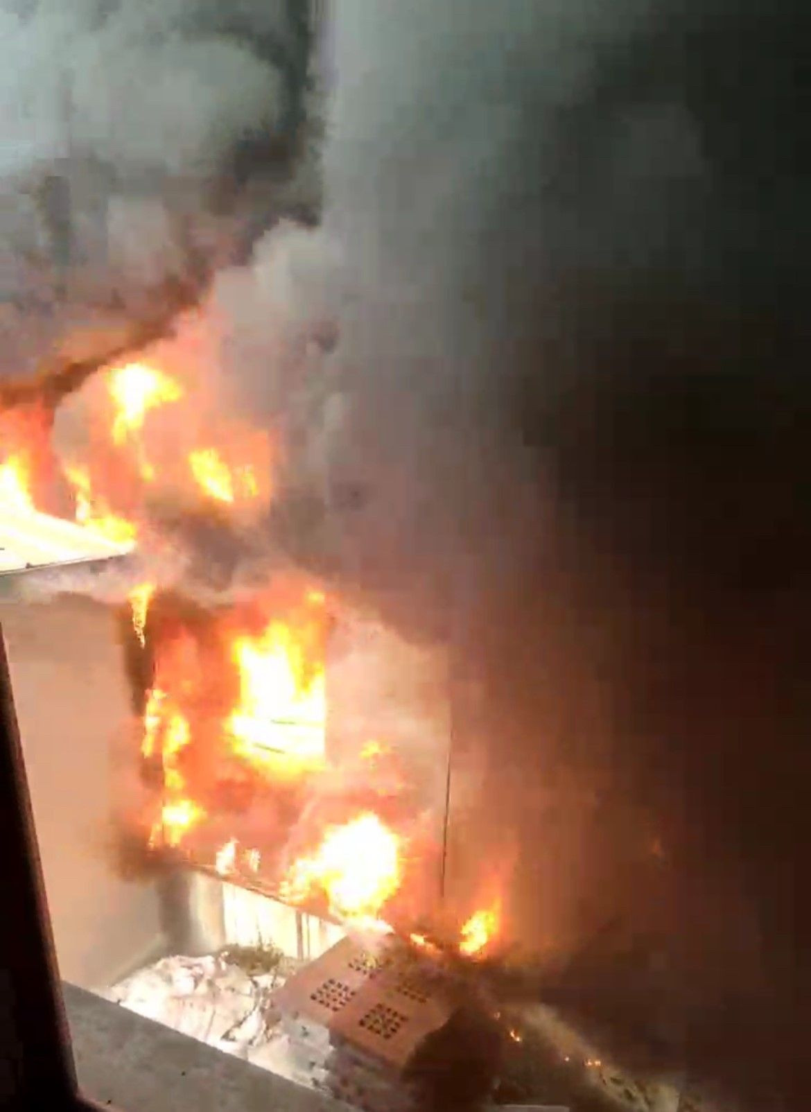 Bursa’da İki Fabrikayı Etkileyen Yangın Tamamen Söndürüldü - Sayfa 7