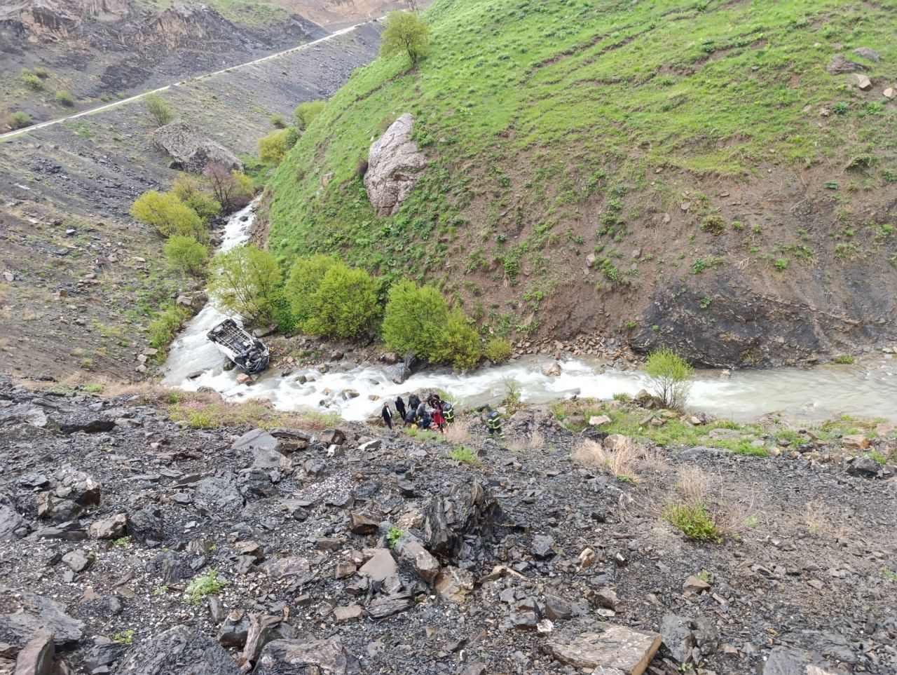 Yüksekova Doski Vadisinde Feci Kaza: 2 Ölü, 3 Yaralı - Sayfa 3