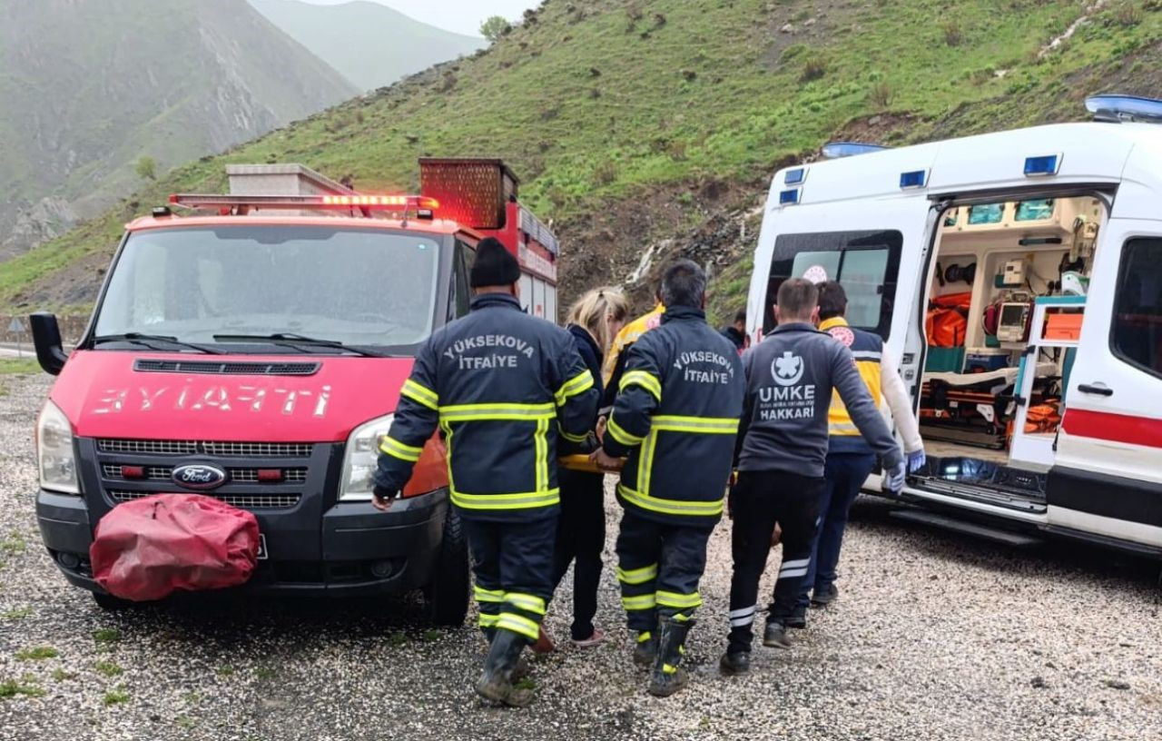Yüksekova Doski Vadisinde Feci Kaza: 2 Ölü, 3 Yaralı - Sayfa 10