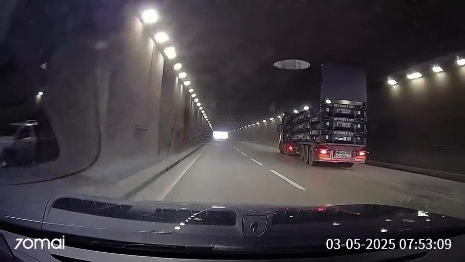 Kocaeli'de Kapağı Açık Unutulan Kamyon Tünele Çarptı - Sayfa 5