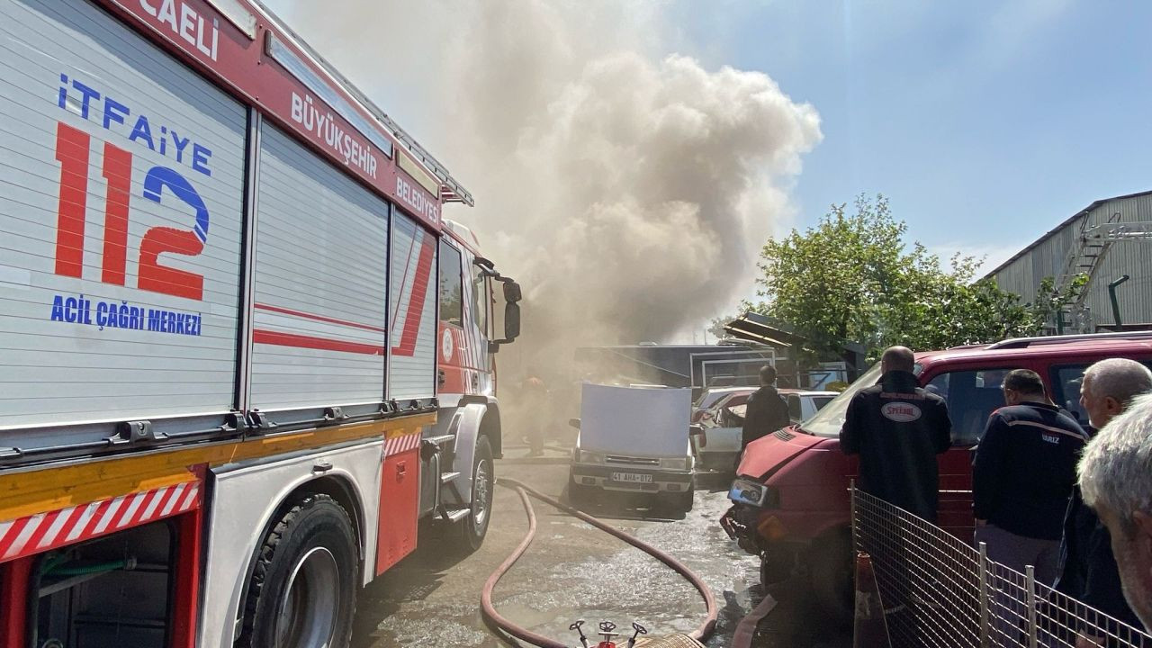 Kocaeli'de Oto Kilit Dükkanında Çıkan Yangında Göz Gözü Görmedi - Sayfa 6