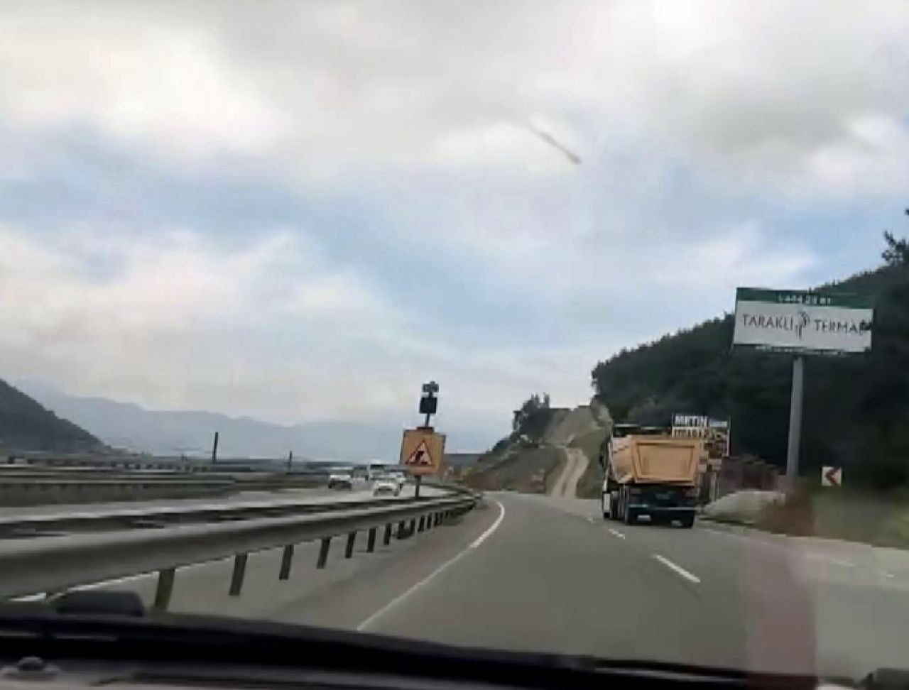 Sakarya’da Hız Terörü: Kamyon Hız Sınırını Aştı, Görüntüler Şoke Etti - Sayfa 3