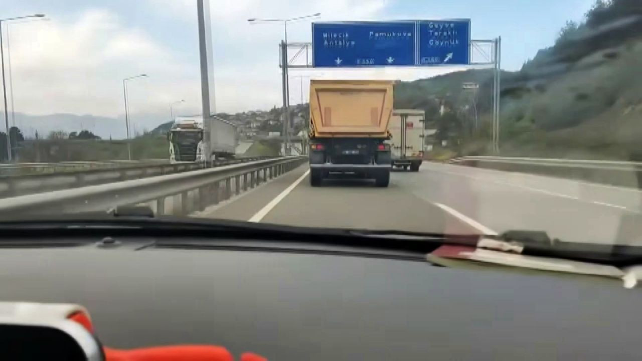 Sakarya’da Hız Terörü: Kamyon Hız Sınırını Aştı, Görüntüler Şoke Etti - Sayfa 2