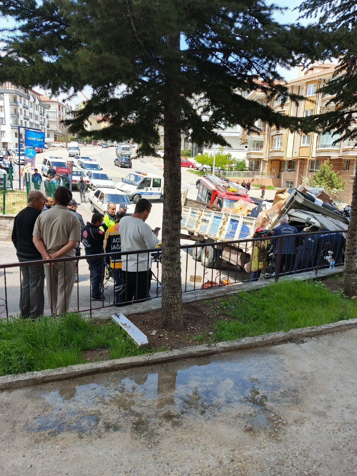 Keçiören'de Freni Boşalan Kamyon Trafoya Çarptı - Sayfa 3