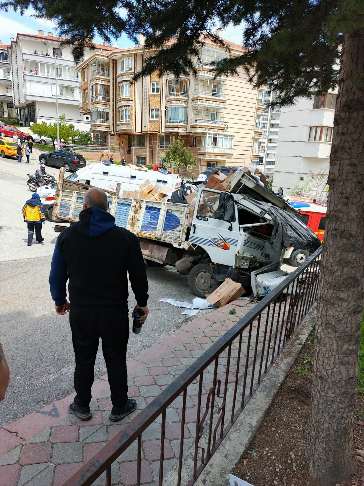 Keçiören'de Freni Boşalan Kamyon Trafoya Çarptı - Sayfa 6