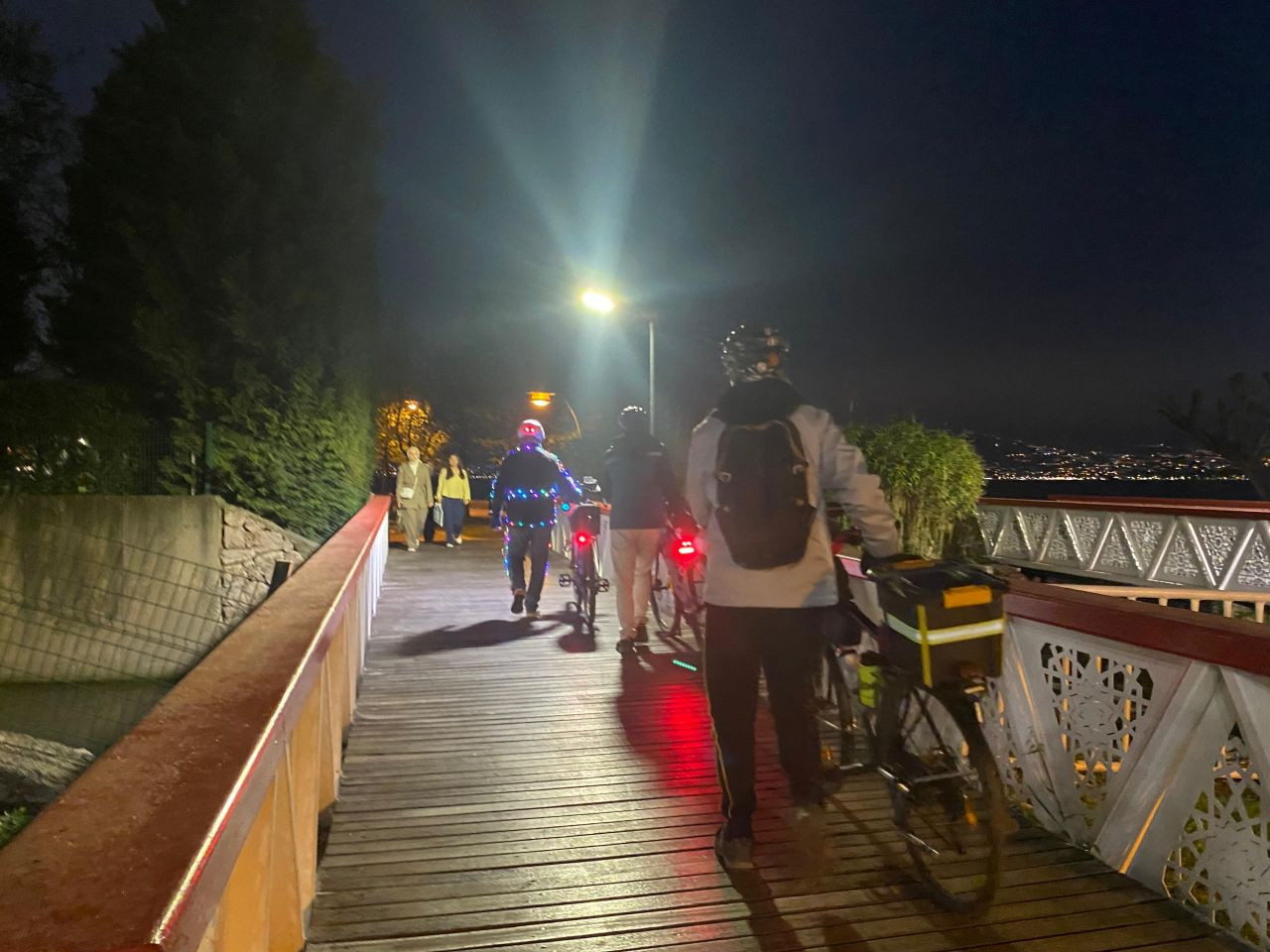 Onlar Şehrin "Yürüyen Diskoları" - Sayfa 2