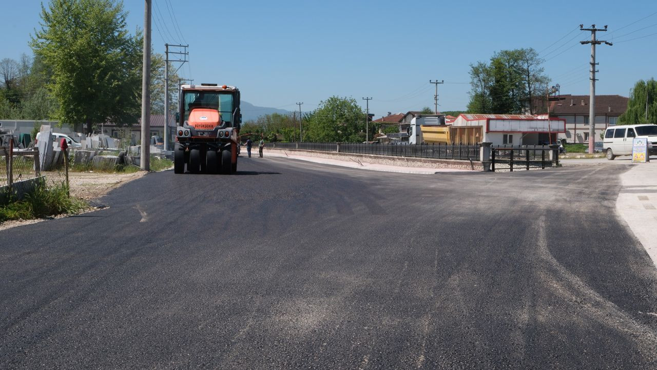 Asfalt Sezonu Akyazı’da Başladı: 5 Bin Ton Sıcak Asfaltla İlk Etap Başladı! - Sayfa 2