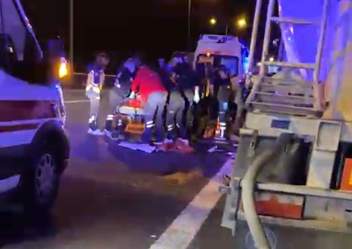 TEM Otoyolu'nda Arıza Nedeniyle Duraklayan Araca Tır Çarptı, 2 Kişi Ağır Yaralandı! - Sayfa 3