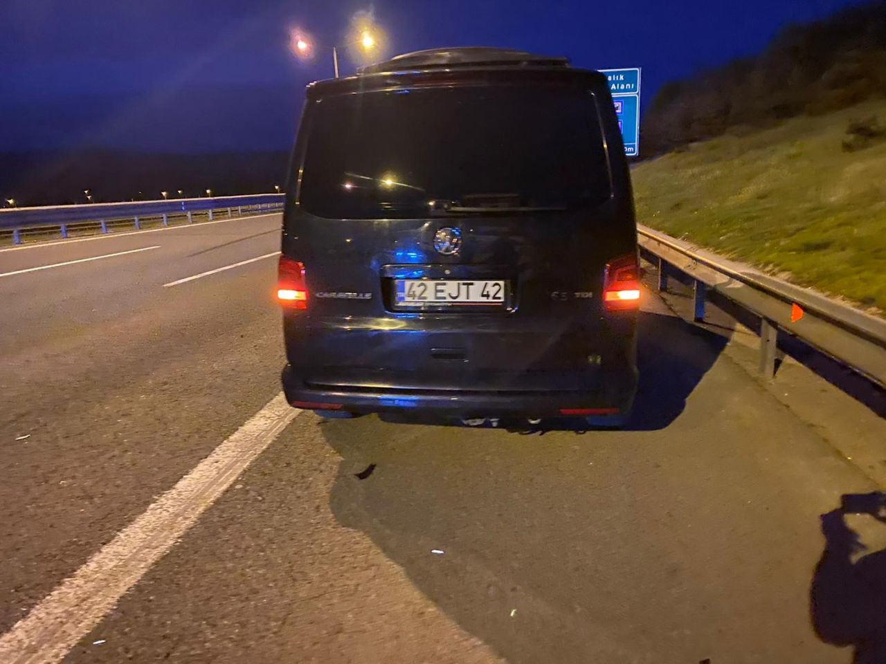 TEM Otoyolu'nda Arıza Nedeniyle Duraklayan Araca Tır Çarptı, 2 Kişi Ağır Yaralandı! - Sayfa 2