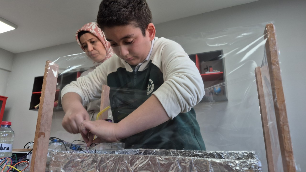 Düzce'de 11 Yaşında Zehirsiz Tarım İçin Kolları Sıvadı