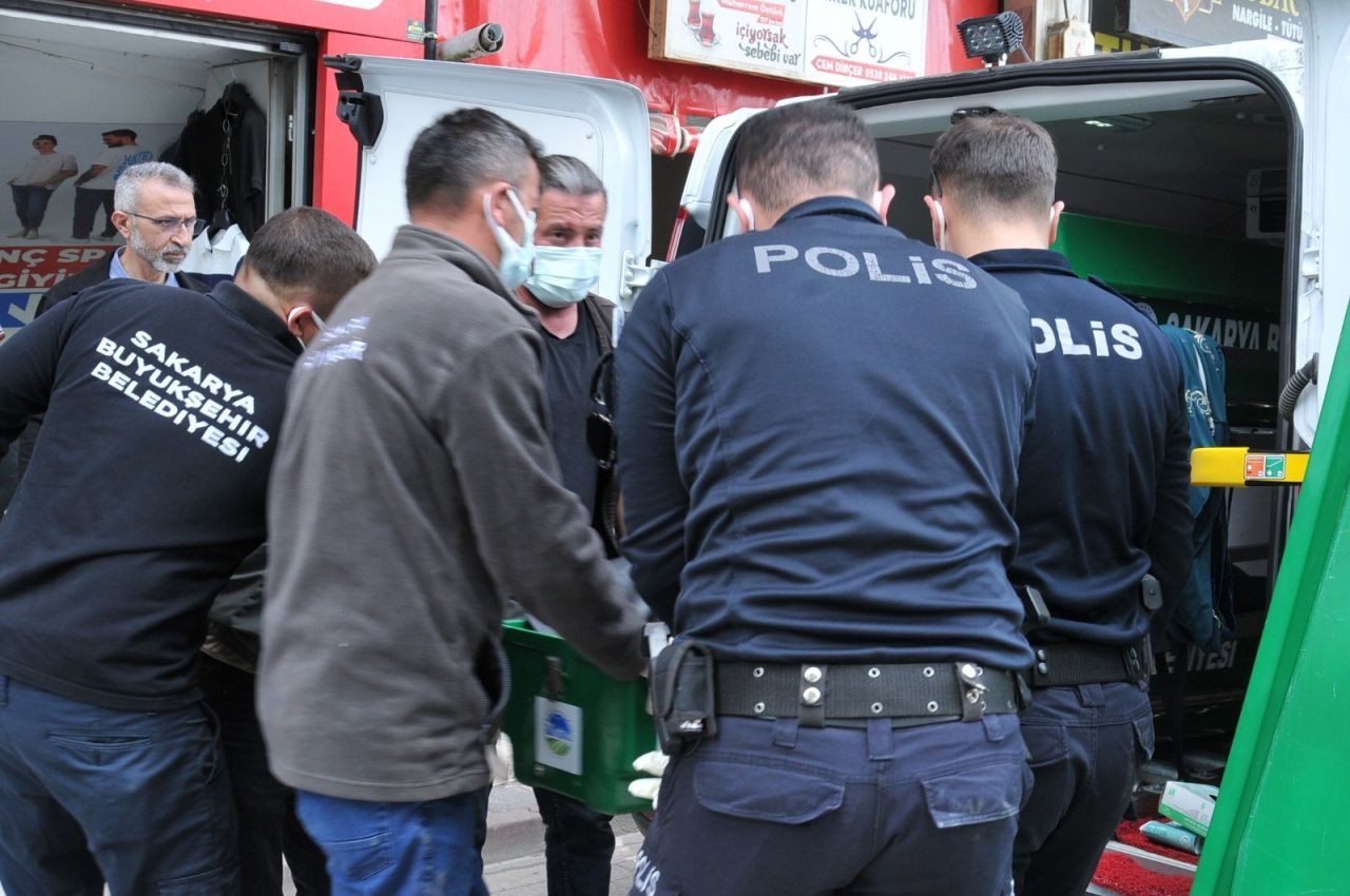 Kötü Koku Acı Gerçeği Ortaya Çıkardı: 65 Yaşındaki Adam Günler Önce Hayatını Kaybetmiş - Sayfa 2