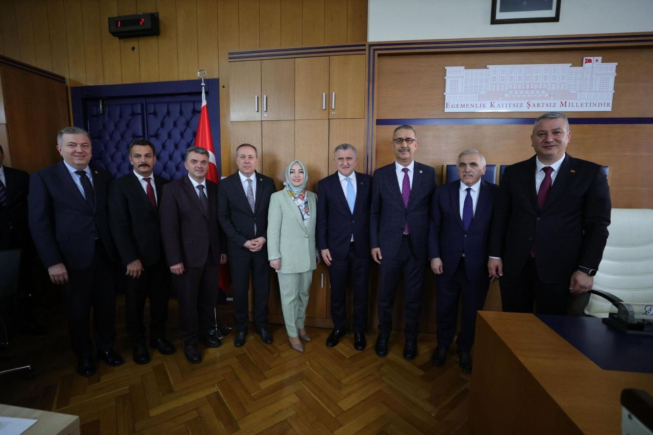 Serdivan’ın Spor Altyapısına Güçlü Destek: Projeler Bakanlığa Sunuldu - Sayfa 1