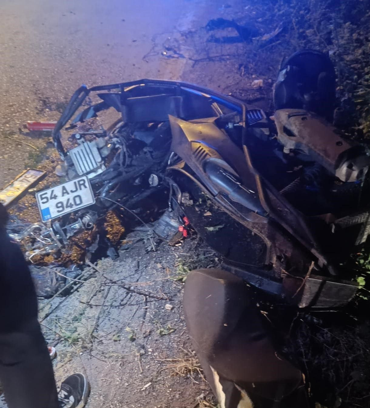 Serdivan’da Feci Kaza: Hafif Ticari Araç Motokuryeye Çarptı, Genç Hayatını Kaybetti - Sayfa 1