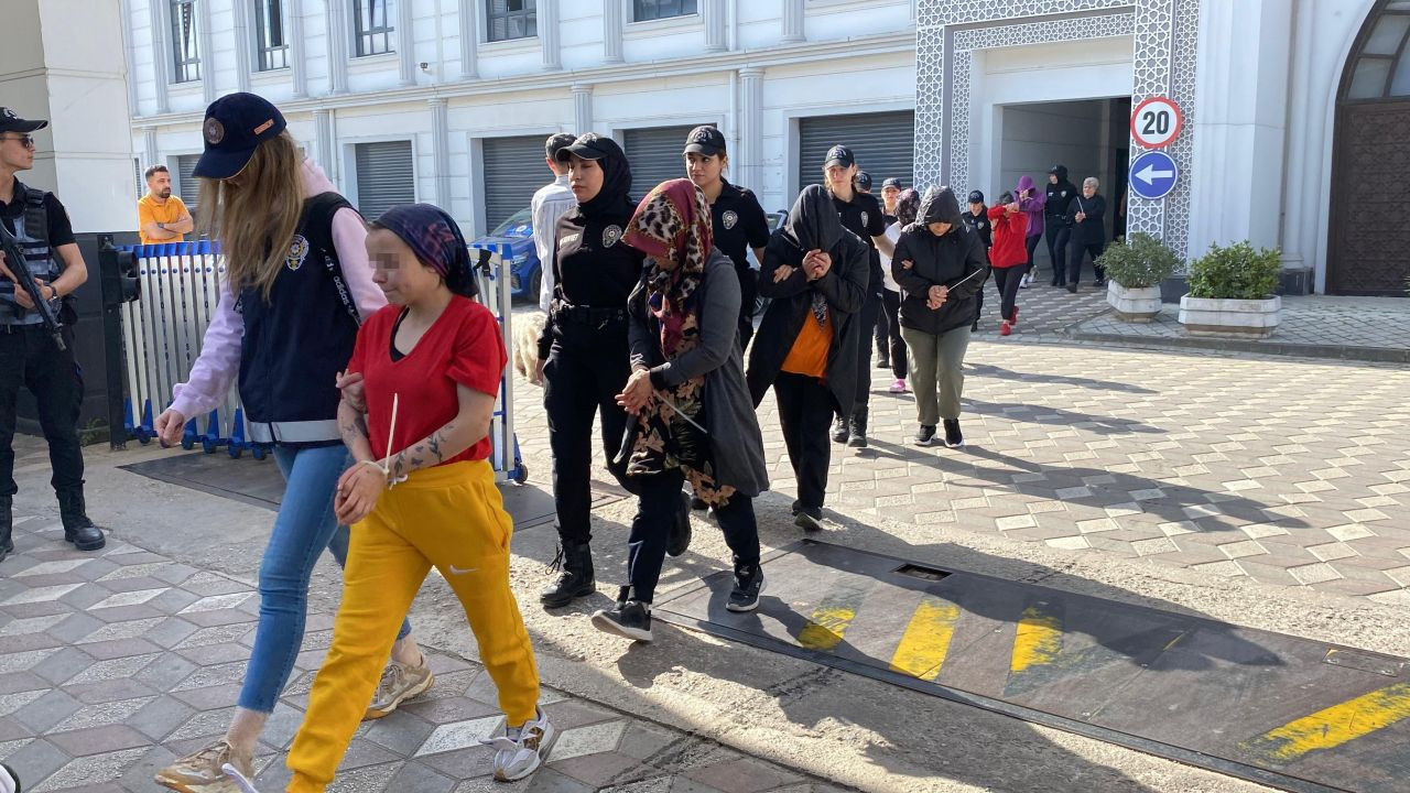 28 İlde Operasyon: Sahte Araç Kiralama Sitesiyle 122 Kişiyi Dolandırmışlar - Sayfa 5