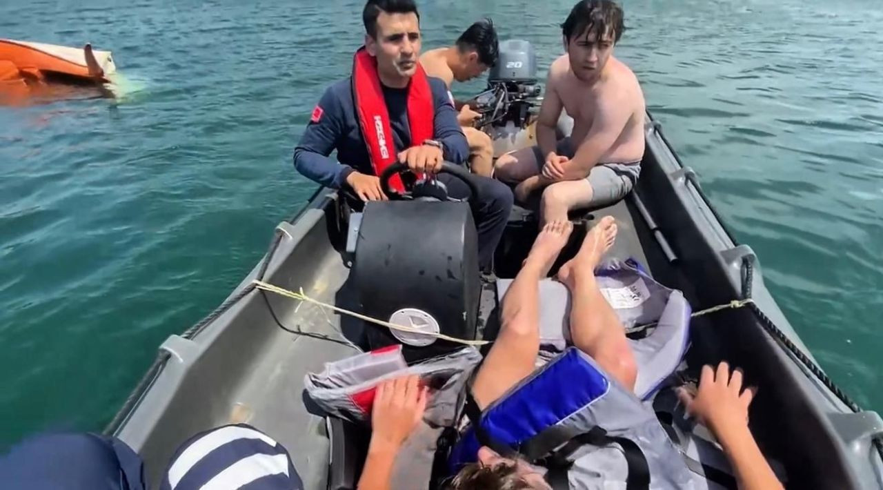 Pedallı Kano Alabora Oldu: 3 Kişi Jandarma Ekiplerince Kurtarıldı! - Sayfa 4