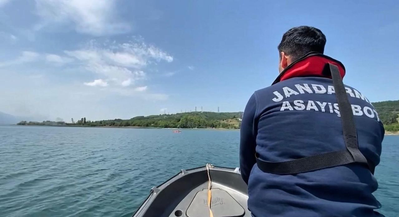 Pedallı Kano Alabora Oldu: 3 Kişi Jandarma Ekiplerince Kurtarıldı! - Sayfa 1