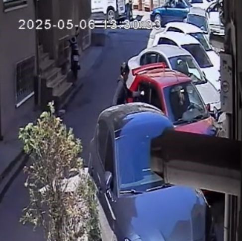 Komşuda Şok Görüntü: Aracı Parçaladı, Hiçbir Şey Olmamış Gibi Yürüyüp Gitti! - Sayfa 2