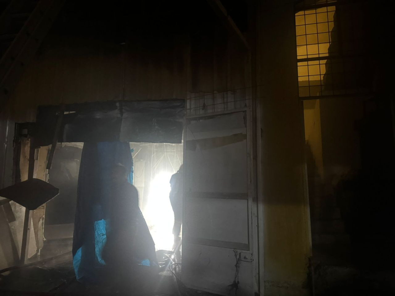 Serdivan'da Geceyi Alevler Sardı: ASEM'de İş Yeri Yandı - Sayfa 2