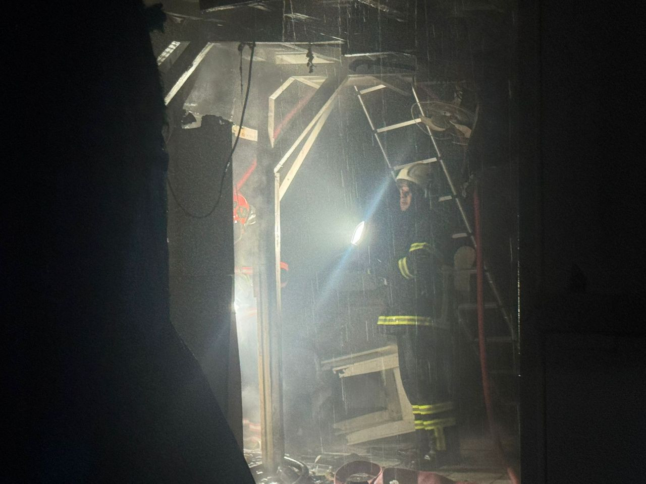 Serdivan'da Geceyi Alevler Sardı: ASEM'de İş Yeri Yandı - Sayfa 3