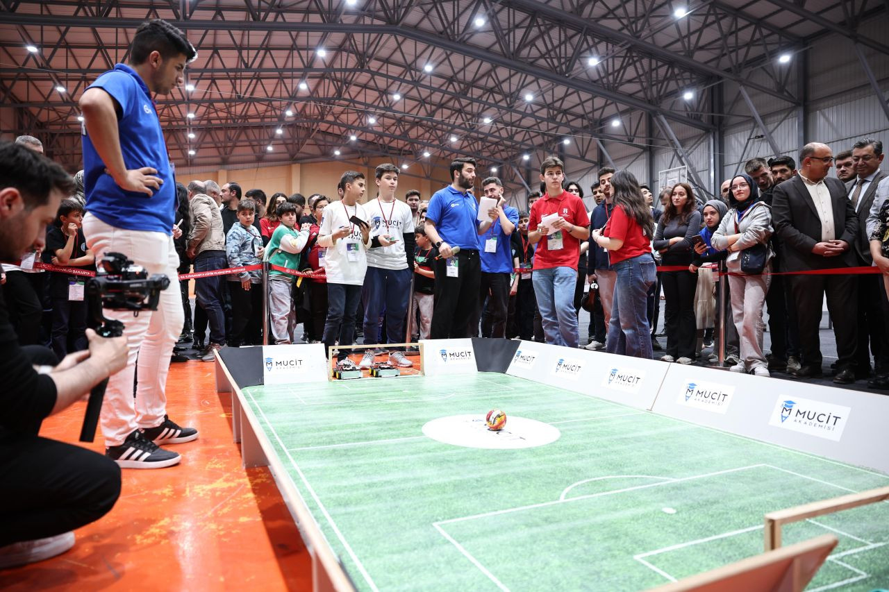 Esentepe Kampüsü Robotlarla Şenlendi! ROBOTEK 2025’e Büyük İlgi - Sayfa 7
