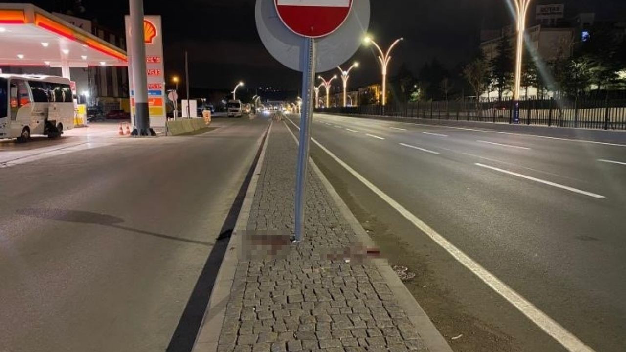 Ankara’da Motosiklet Trafik Levhasına Çarptı: 2 Ölü