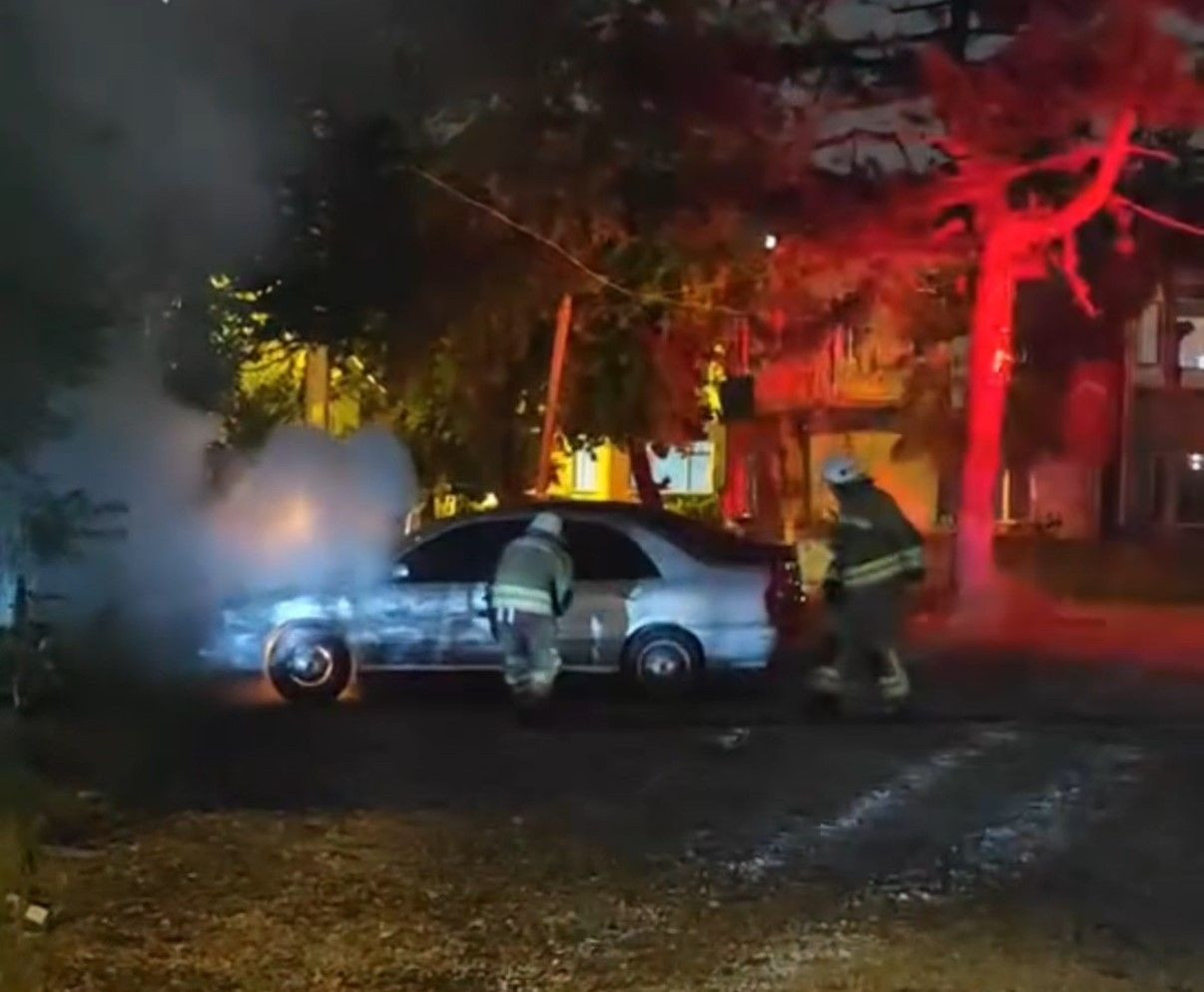 Düzce'de Park Halindeki Otomobil Alev Alev Yandı - Sayfa 2