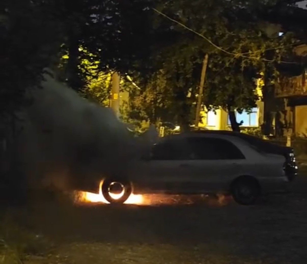 Düzce'de Park Halindeki Otomobil Alev Alev Yandı - Sayfa 4