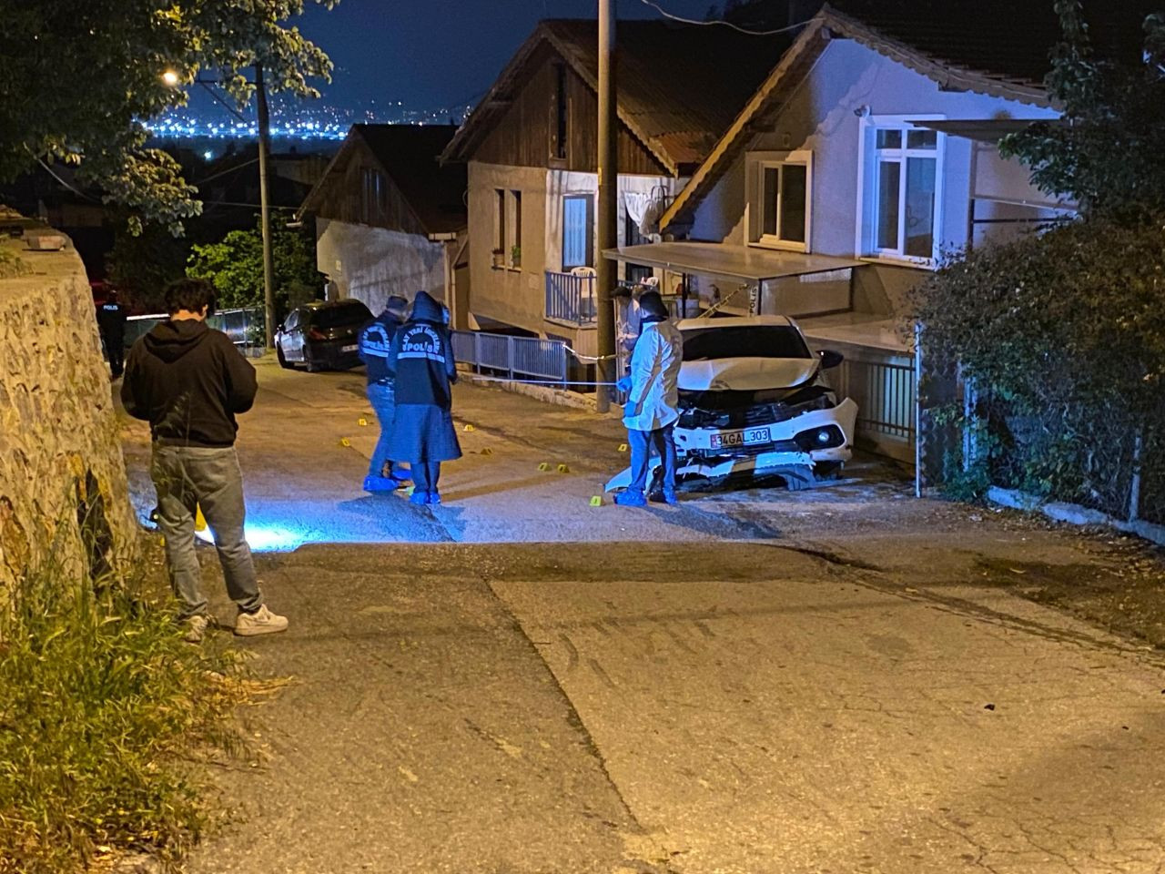 Kocaeli'de Kurşun Yağmuruna Tutulan Otomobil Kaza Yaptı: 1 Ağır Yaralı - Sayfa 3